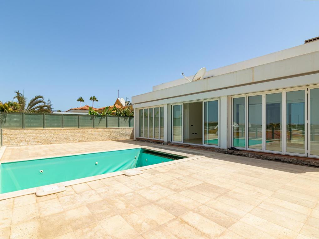 Chalet en venta en  Playa del Inglés, Gran Canaria  con garaje : Ref 05430