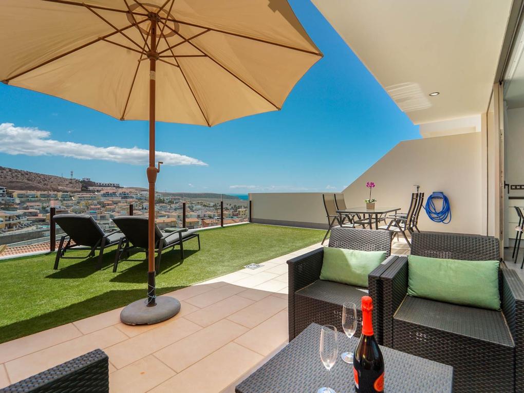 Terraza : Apartamento en venta en Residencial Ventura,  Arguineguín, Loma Dos, Gran Canaria  con garaje : Ref 05761-CA