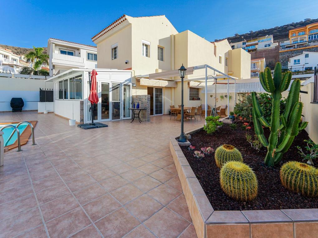 Jardín : Adosado  en venta en  Arguineguín, Loma Dos, Gran Canaria con garaje : Ref 05892-CA