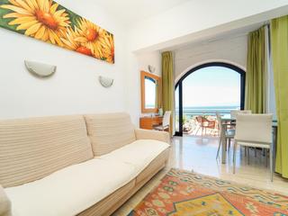 Salón-comedor : Apartamento en venta en Los Canarios II,  Patalavaca, Gran Canaria  con vistas al mar : Ref 05769-CA