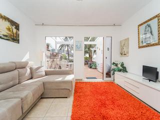 Salón : Bungalow en venta en Ocean Beach Club,  Playa del Cura, Gran Canaria , en primera línea  : Ref 05875-CA