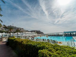 Piscina : Bungalow en venta en Ocean Beach Club,  Playa del Cura, Gran Canaria , en primera línea  : Ref 05875-CA