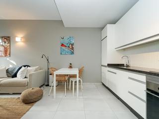 Salon : Appartement en vente à  Mogán, Puerto y Playa de Mogán, Gran Canaria , en première ligne  : Ref 05882-CA