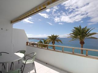 Terrasse : Studioleilighet , I første strandlinje til salgs i  Arguineguín Casco, Gran Canaria med havutsikt : Ref A915A