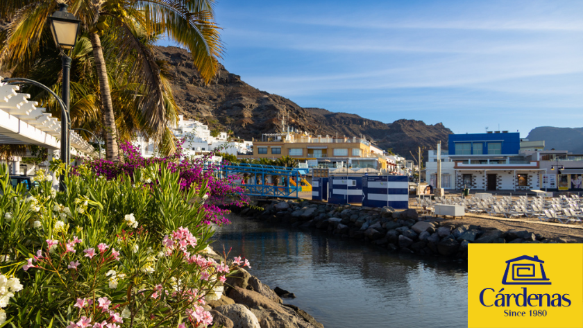 Playa de Mogan med utsikt over broen